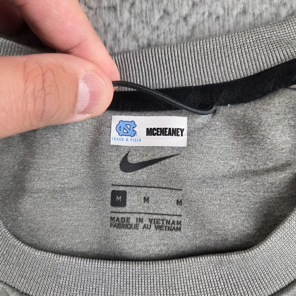 North Carolina Tar Heels Sweatshirt Mens M Gray Nike‎ Pockets NCAA Team Issue